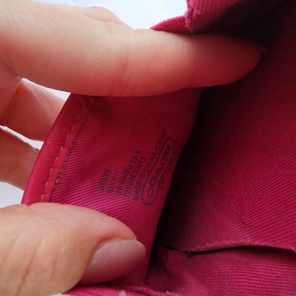 Coach Kivy Slip On Shoes resort Size 8.5 Pink Sequin C Signature Logo Loafers - Picture 9 of 10